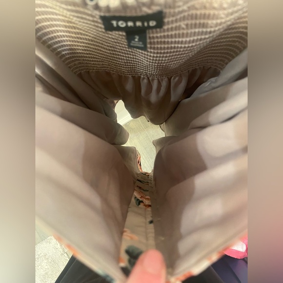 NWOT Torrid Taupe Floral Georgette Fit n Flare Button Cami - Picture 7 of 9